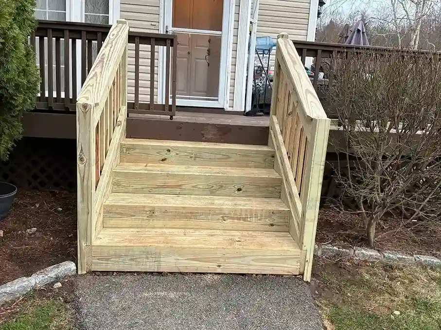 Custom crafted wood handrail and balusters detail