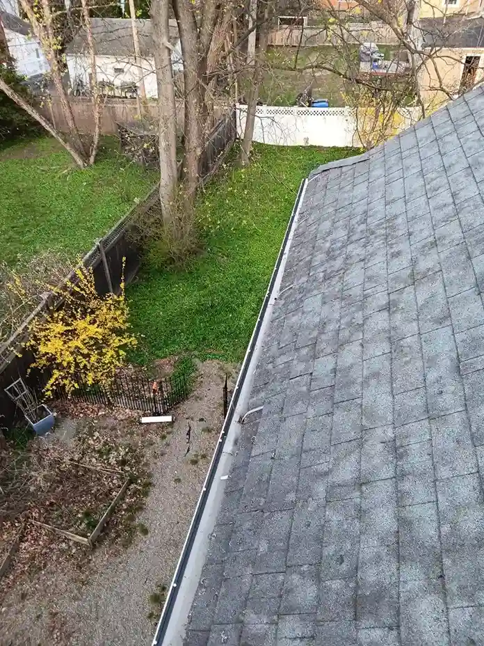 Installing heavy-duty synthetic roof underlayment on bare deck